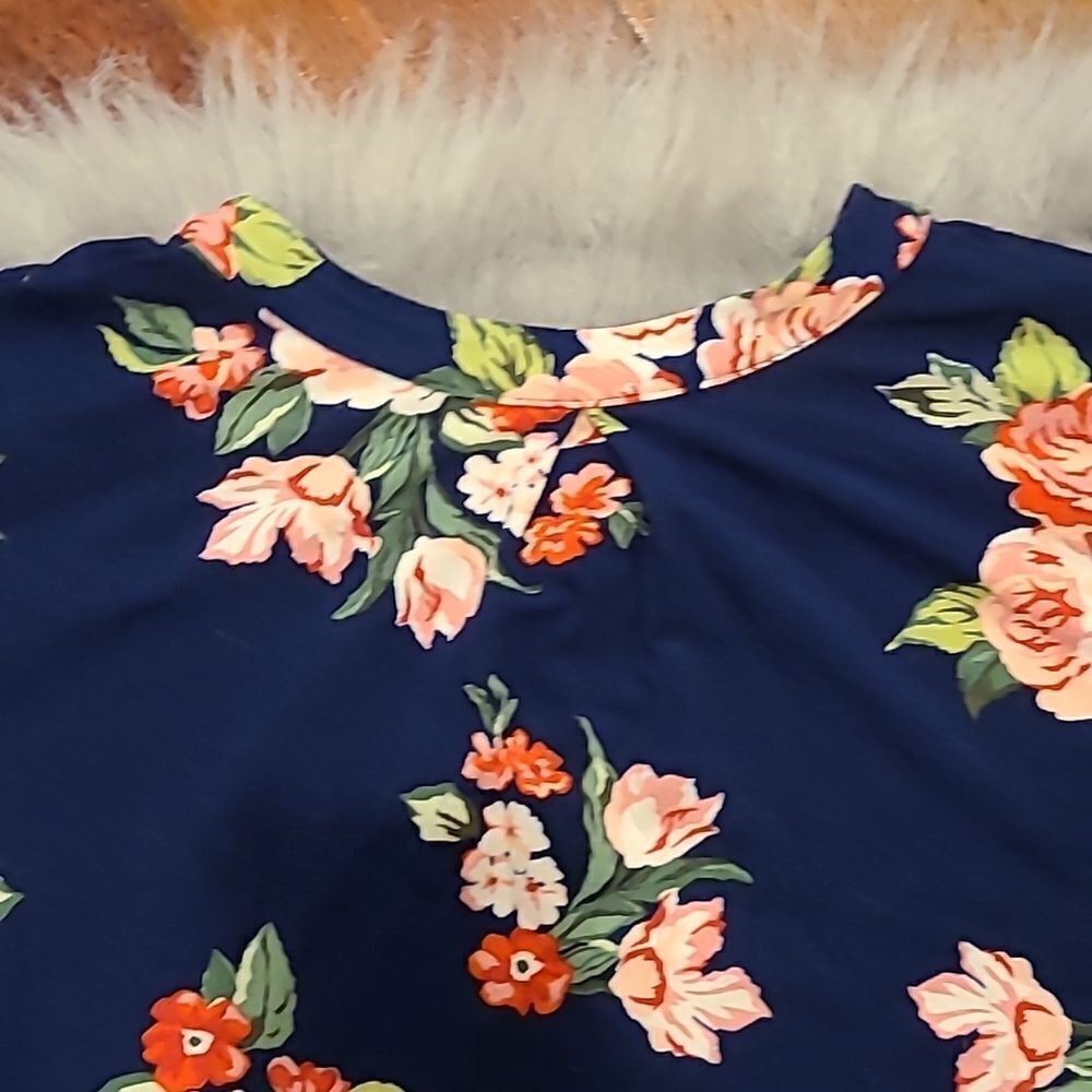Matilda Jane womens dark blue floral tshirt and short romper size small - Picture 9 of 9